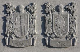 Escultura de escudos herldicos